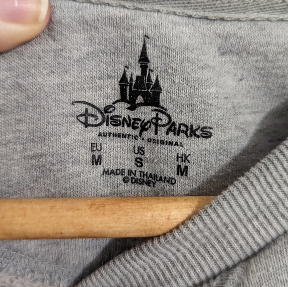Walt Disney World sweater - Picture 2 of 3